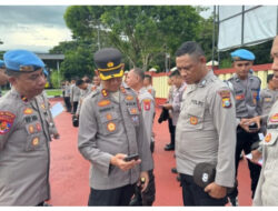 Cegah Judi Online di Lingkup Polres Halsel, Kapolres Halsel Turun Langsung Laksanakan Pemeriksaan Handphone Personel